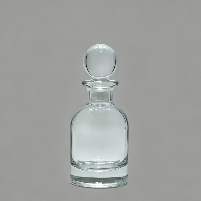 Klarglas-Parfümflasche mit rundem Stopfen für die Aromatherapie zu Hause